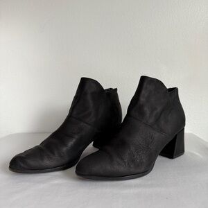 Eileen Fisher Black Soft Leather Rear Zipper Ankle Boots Size 7.5